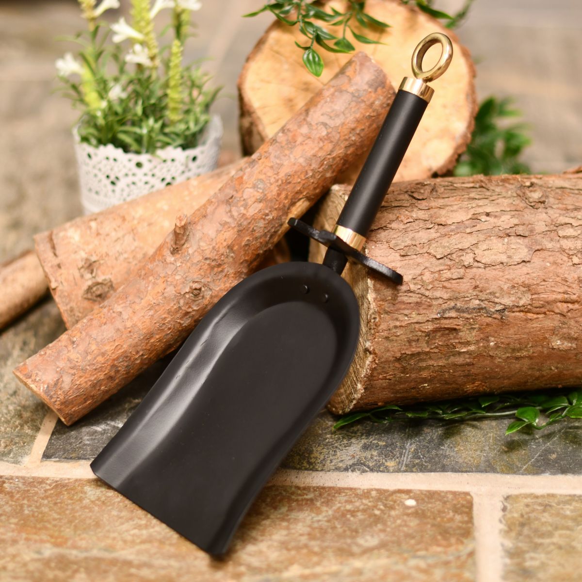 Black & Brass Dust pan
