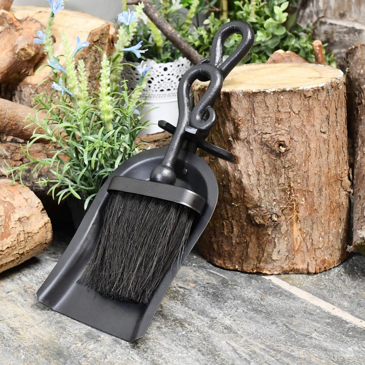 Black Malvern brush & pan set