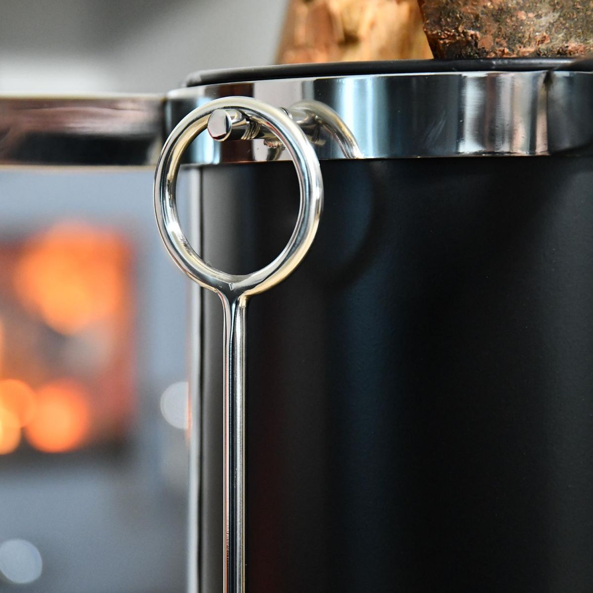 Close up of circular companion set handle and hook 