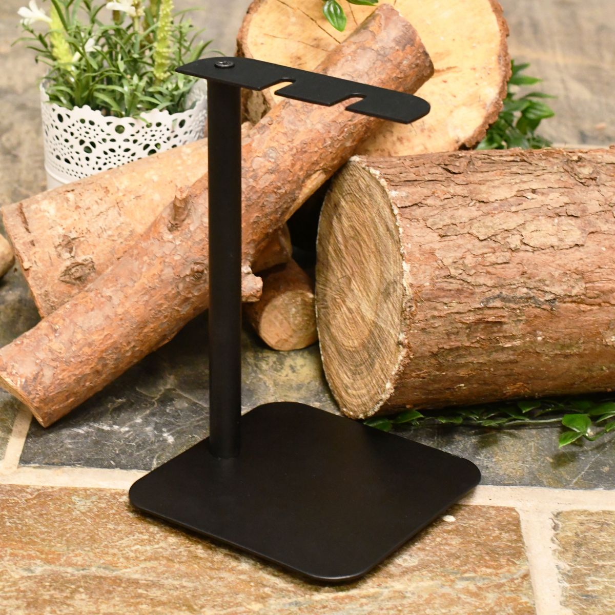 Simplistic stand for fireplace tools