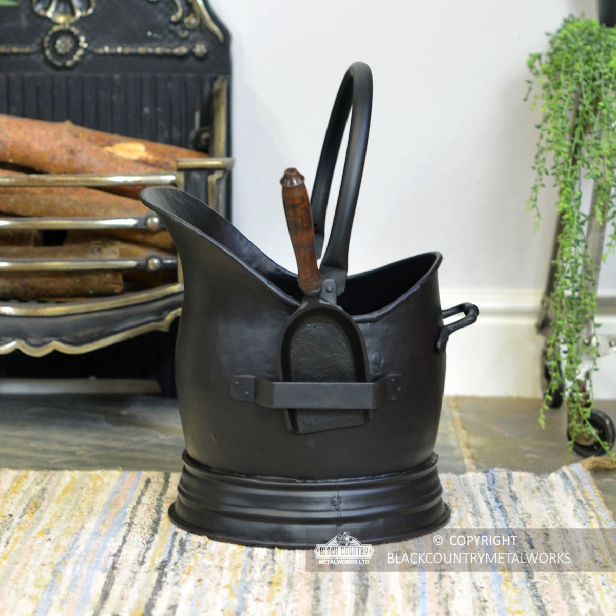 side view of the Coal Bucket Showing the Shovel