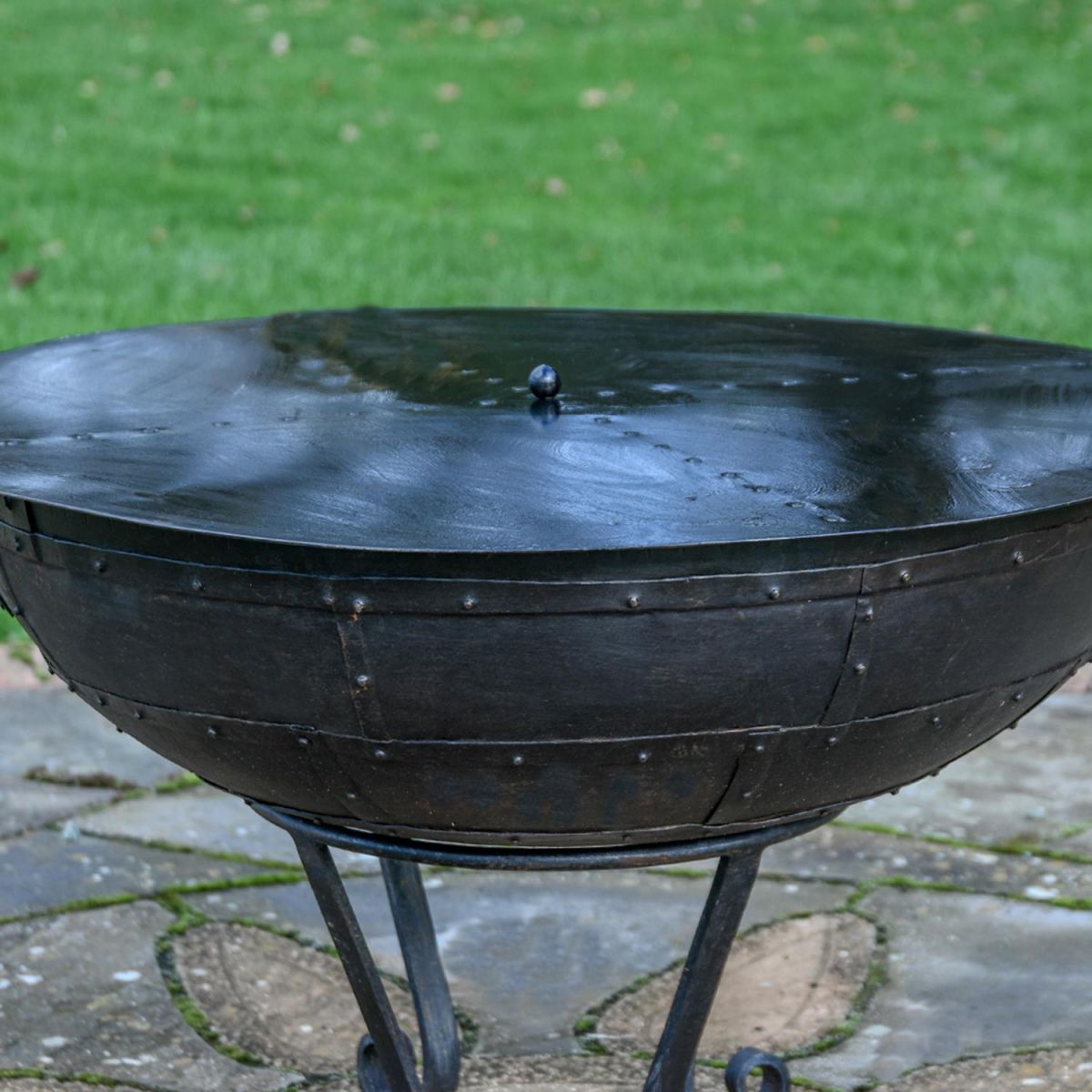 Close up of steel lid 100cm