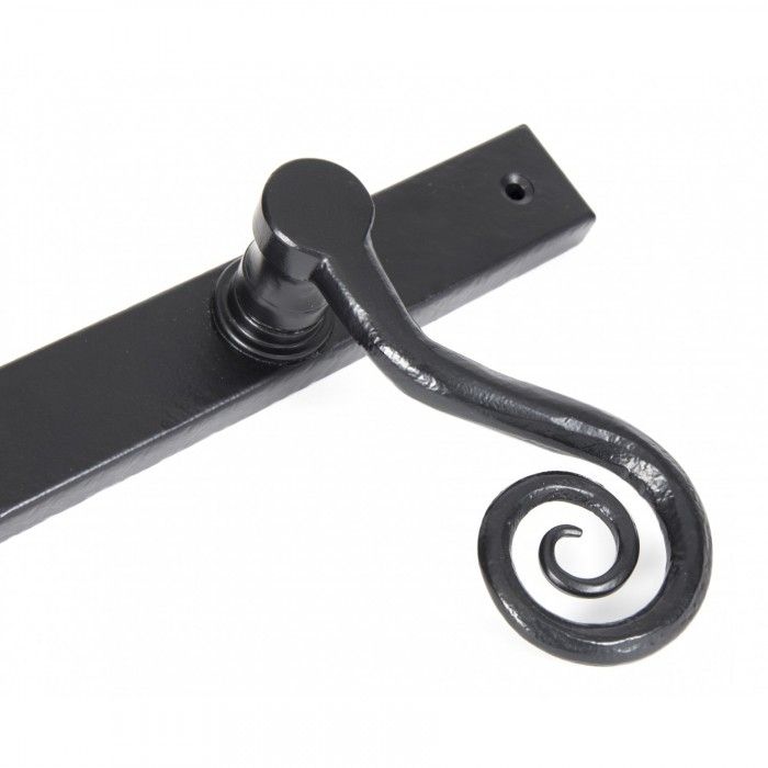 Monkey Tail Handle