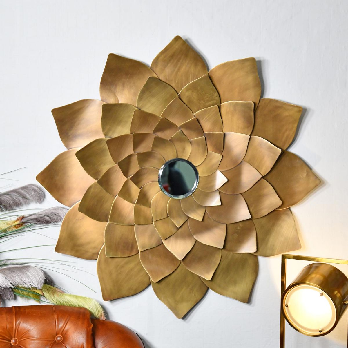 Flower Mirror in a Golden Finish