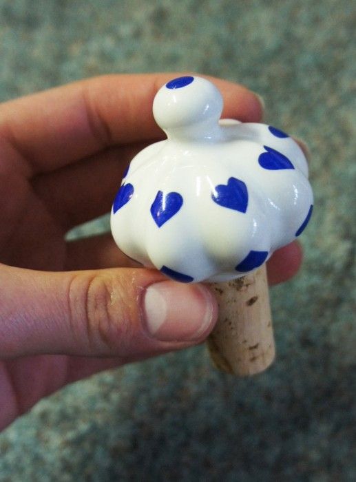 "Delightful Demilano" Ceramic heart bottle stoppers