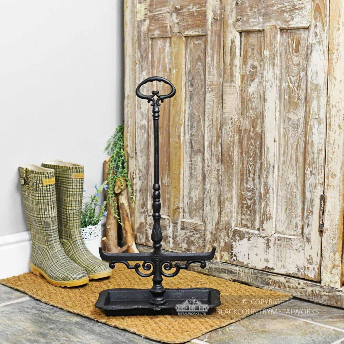 "Mosbey Hall" Cast Iron Free Standing Boot Scraper