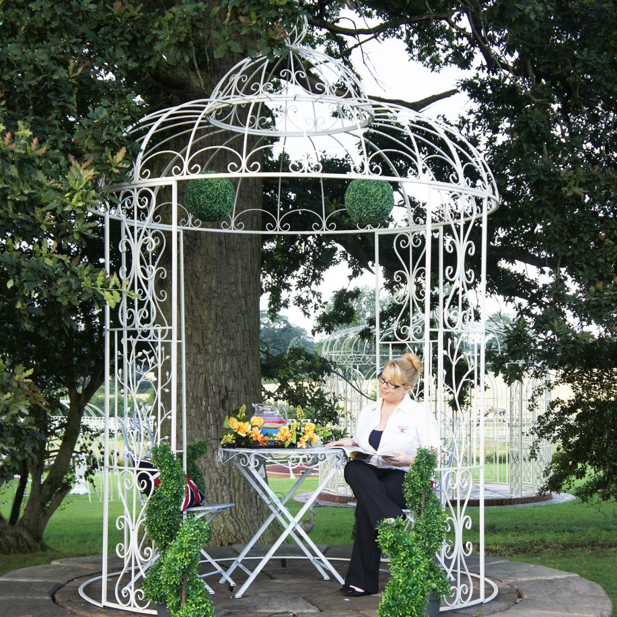 "Lovellen Avenue" Bird Design Garden Gazebo