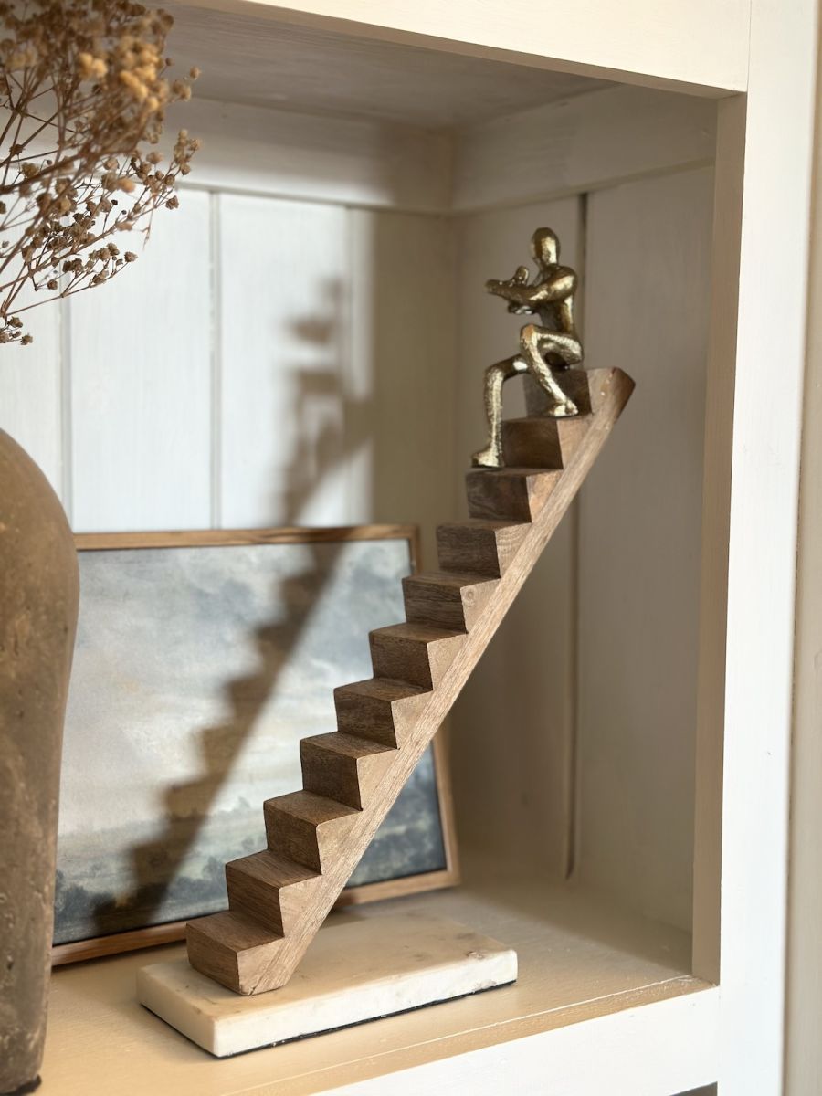 In situ photo of interior ornament
