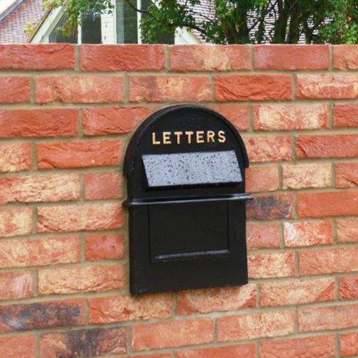 Grosvenor Telescopic Post and Parcel Box In Situ