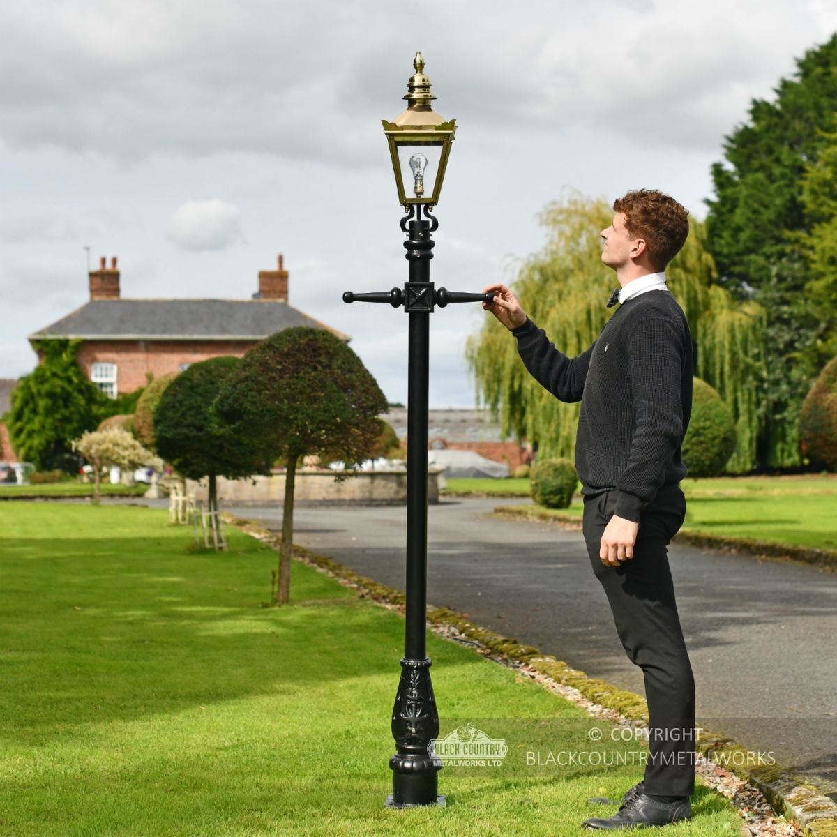 Harrogate Polished Brass Lamp Post Range 2.25m