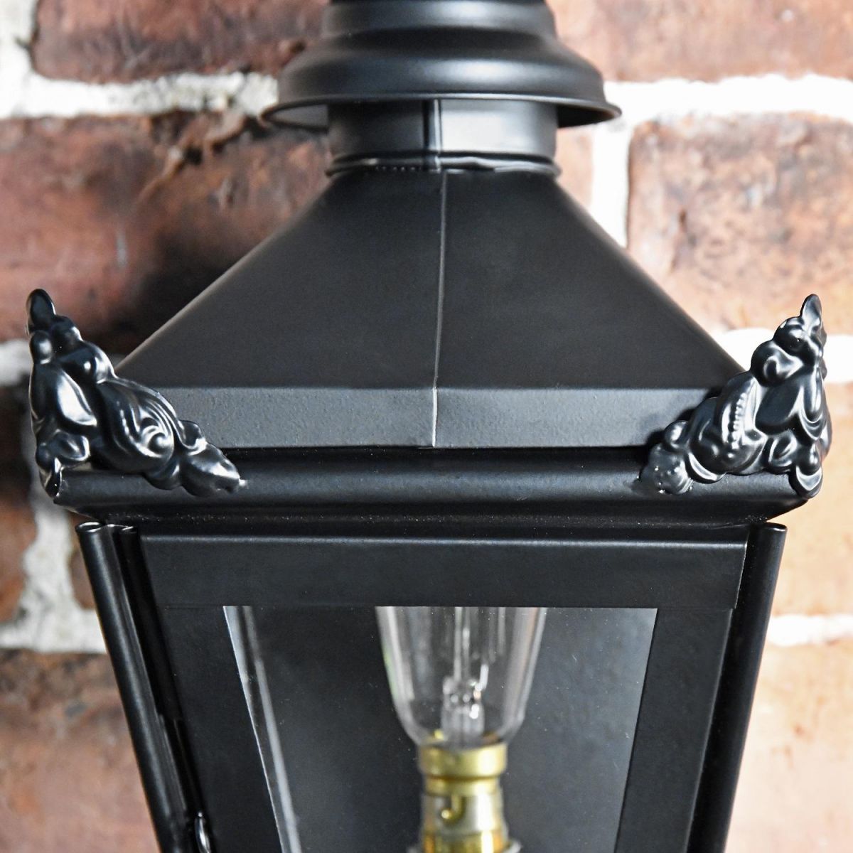 Front view of Harrogate Wall Lantern in Full 