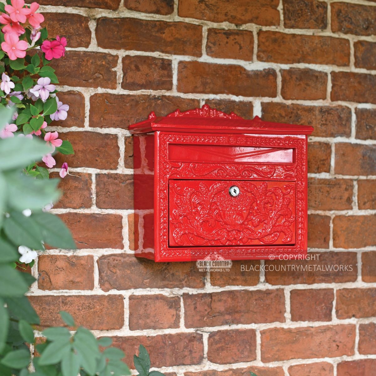 Lockable Bright Red Gothic Style Post Box