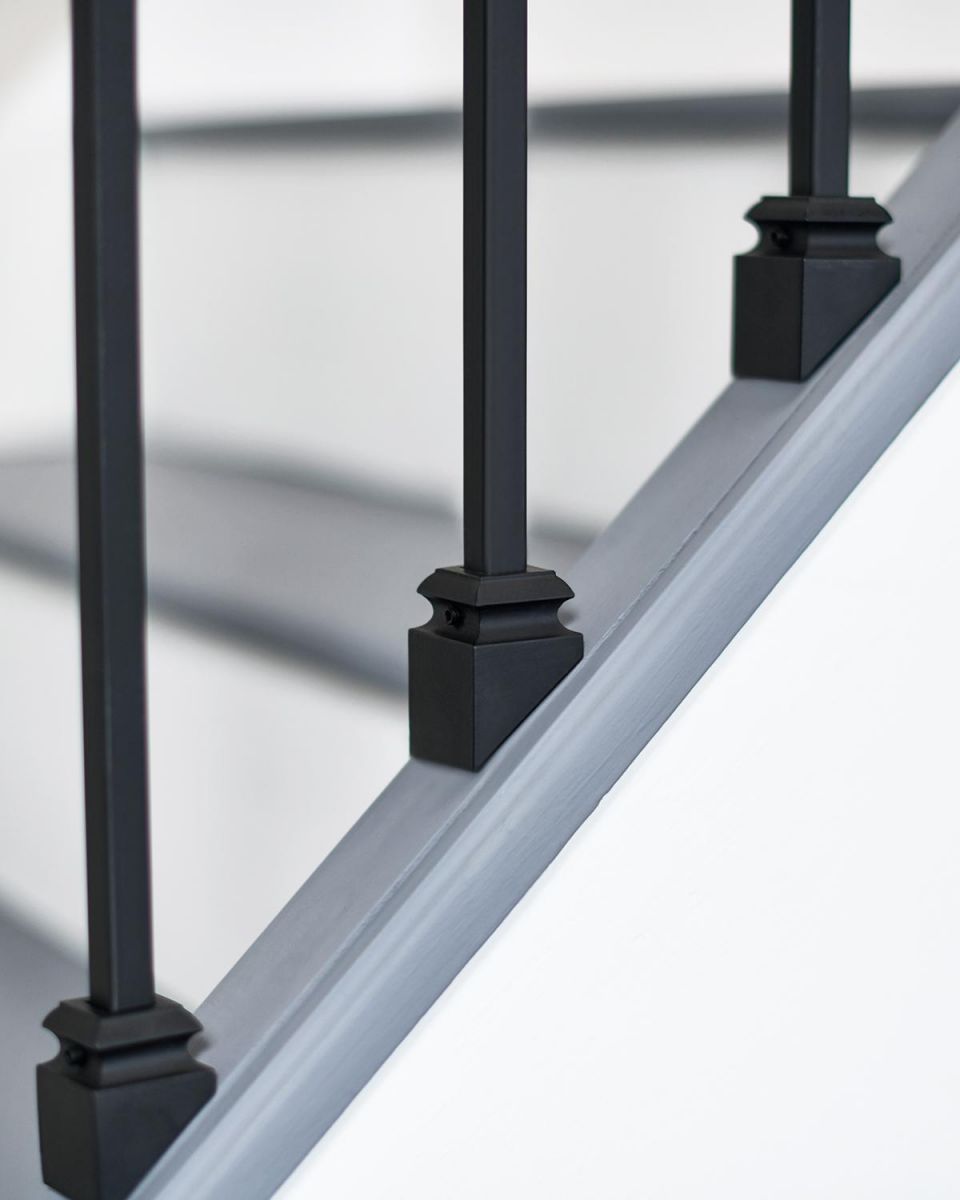 Fixed Rake Brackets on the Bottom of the Staircase