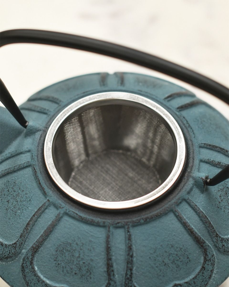 Integral Metal Tea Infuser and Strainer 