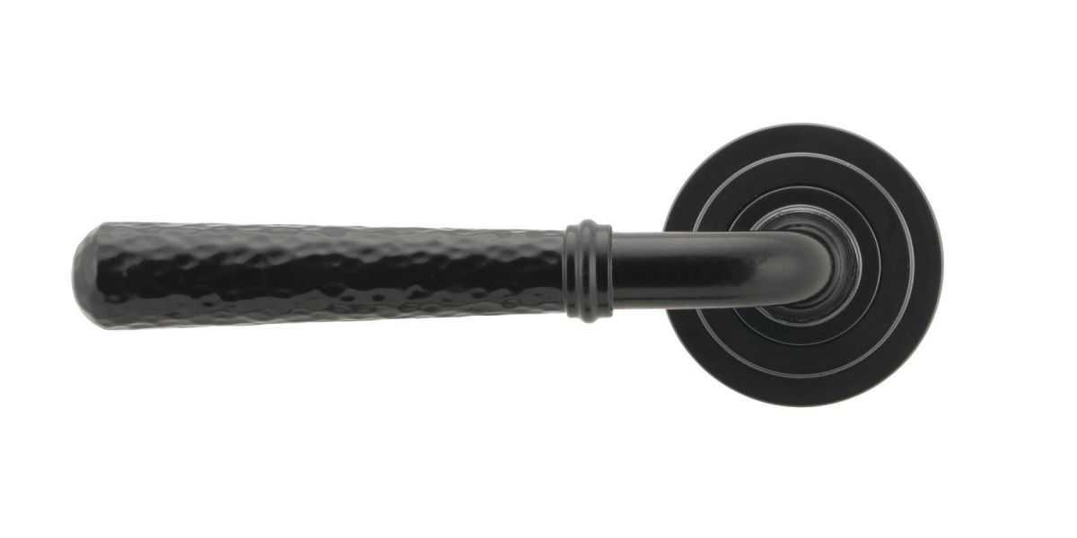 Midnight Black Hammered Unsprung Lever Door Handle on Art Deco Rose Front