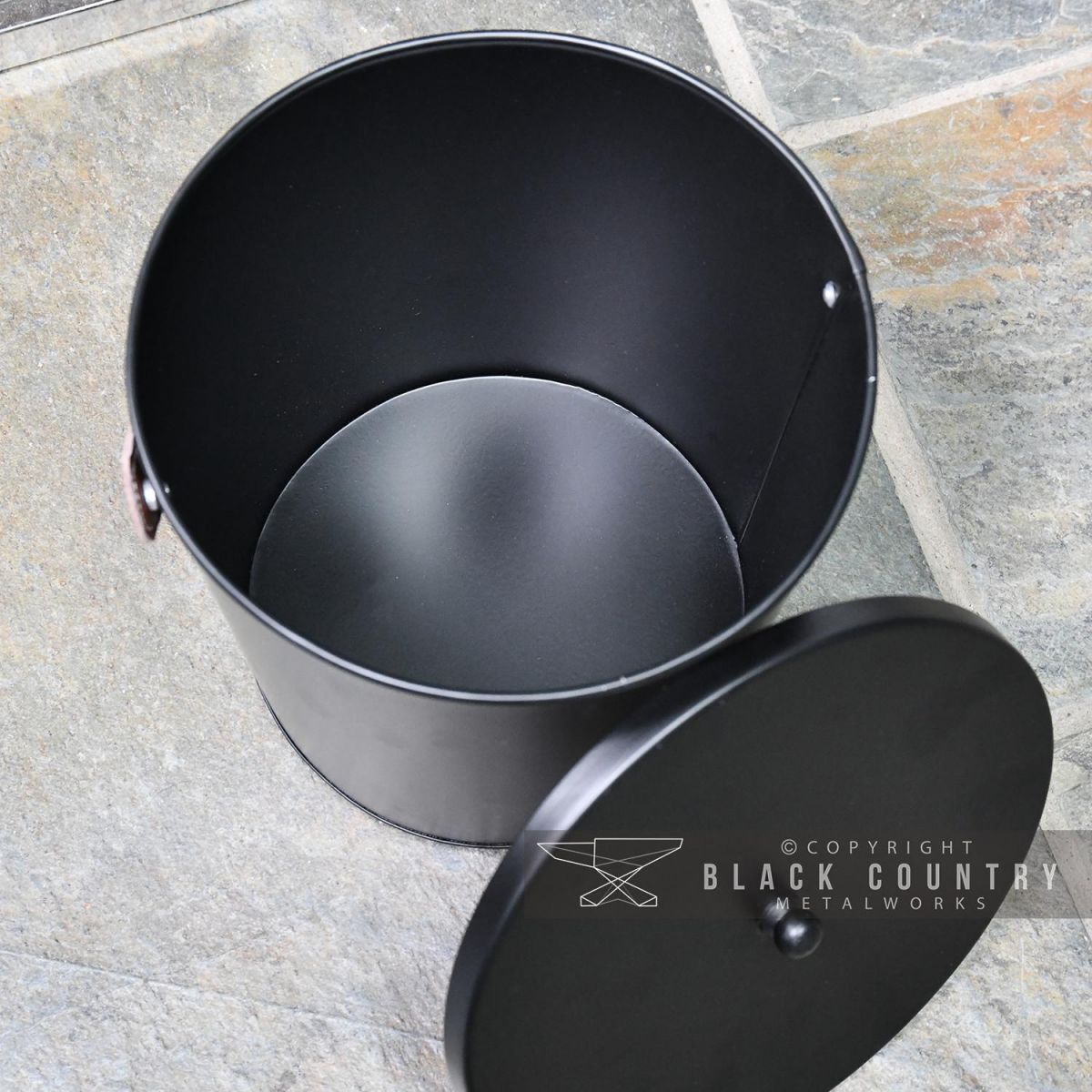 Top View of the Black Modern Ash Bucket 