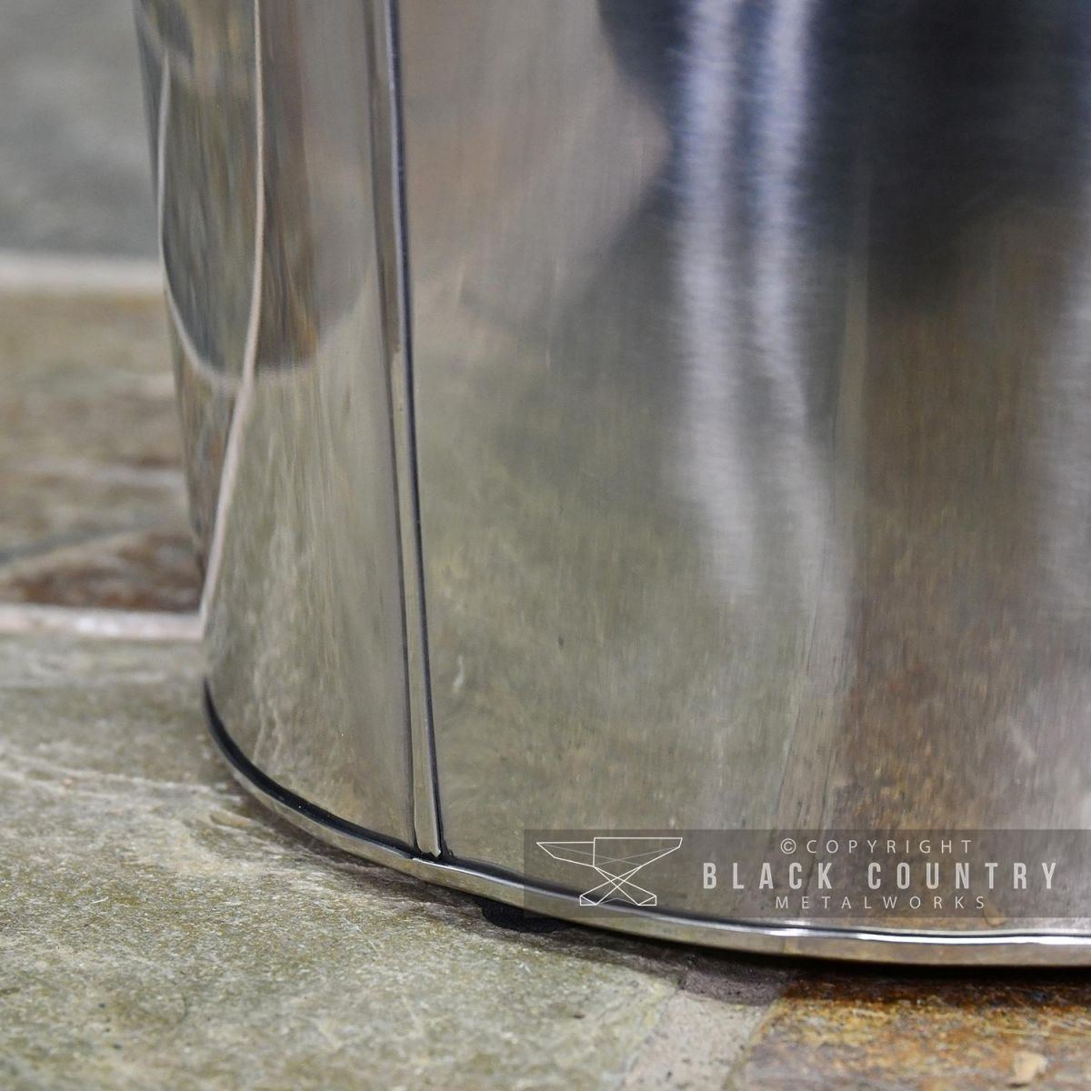 Close of the Base of the Modern Stainless Steel Ash Bucket