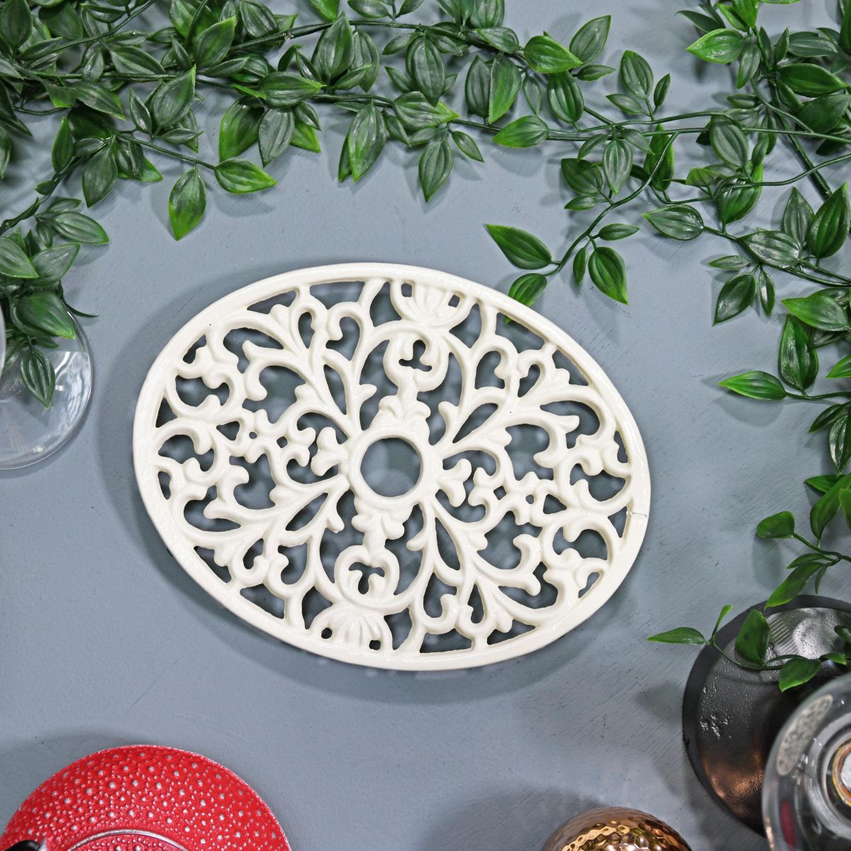 Cream Cast Iron Oval Trivet in Situ