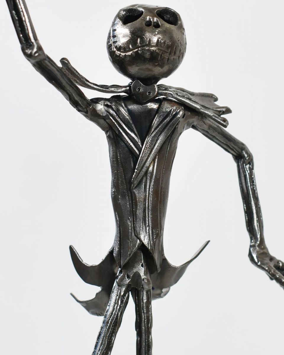 Close up of The Proud Pumpkin King Sculpture face and body detailing
