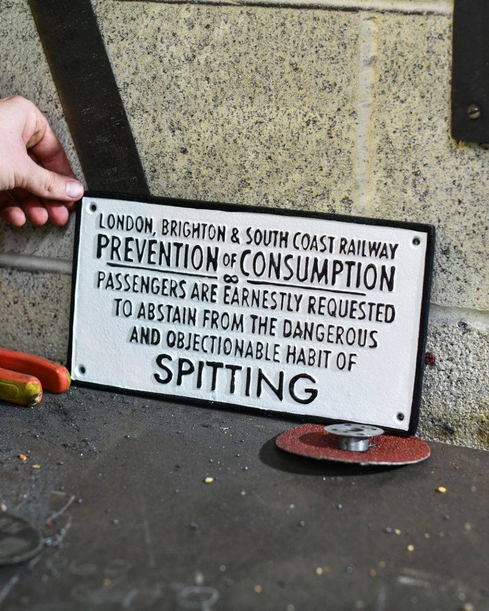 Scale image of Railway Notice Vintage Style Cast Iron Sign