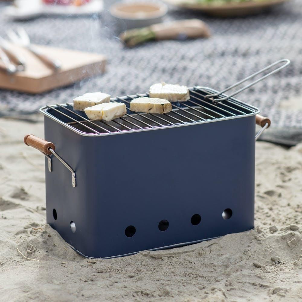 Rectangular Steel Bucket BBQ Grill in Situ