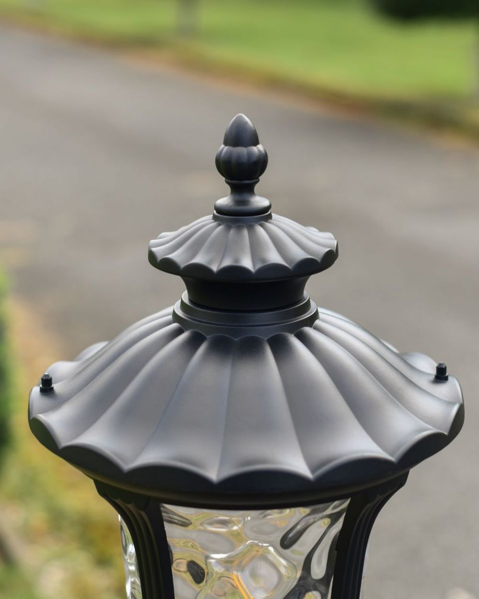 Rochefort Pillar Light lid close up