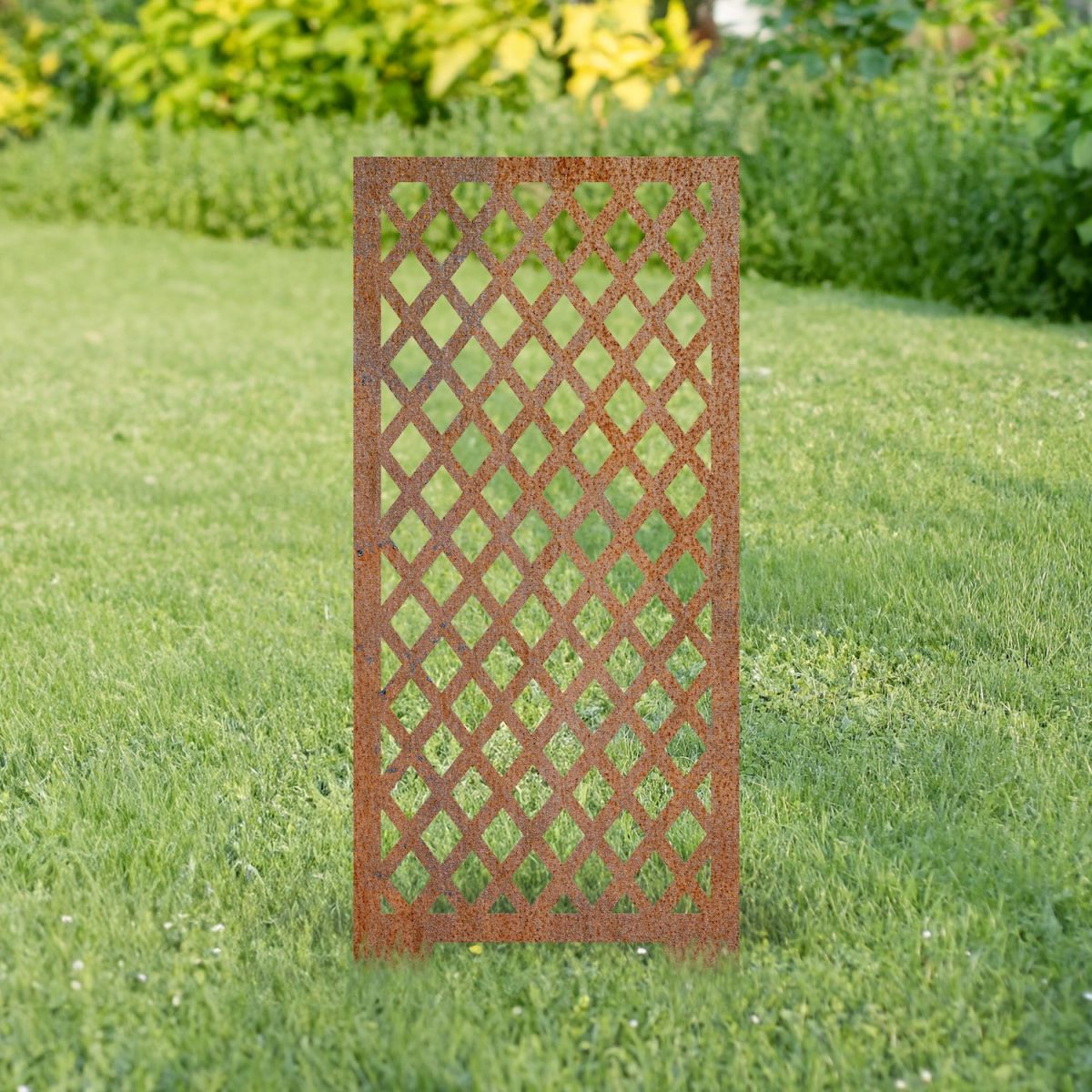Rustic Argyle Pattern Garden Screen