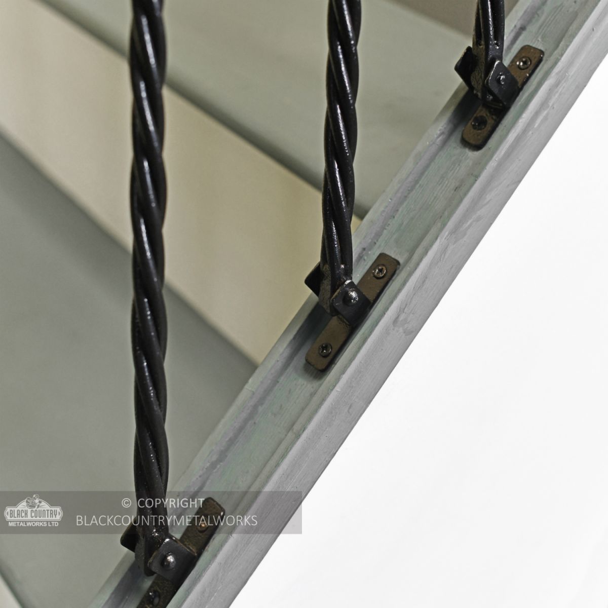 "Grosvenor" Rope Twist Stair Spindle with Brackets