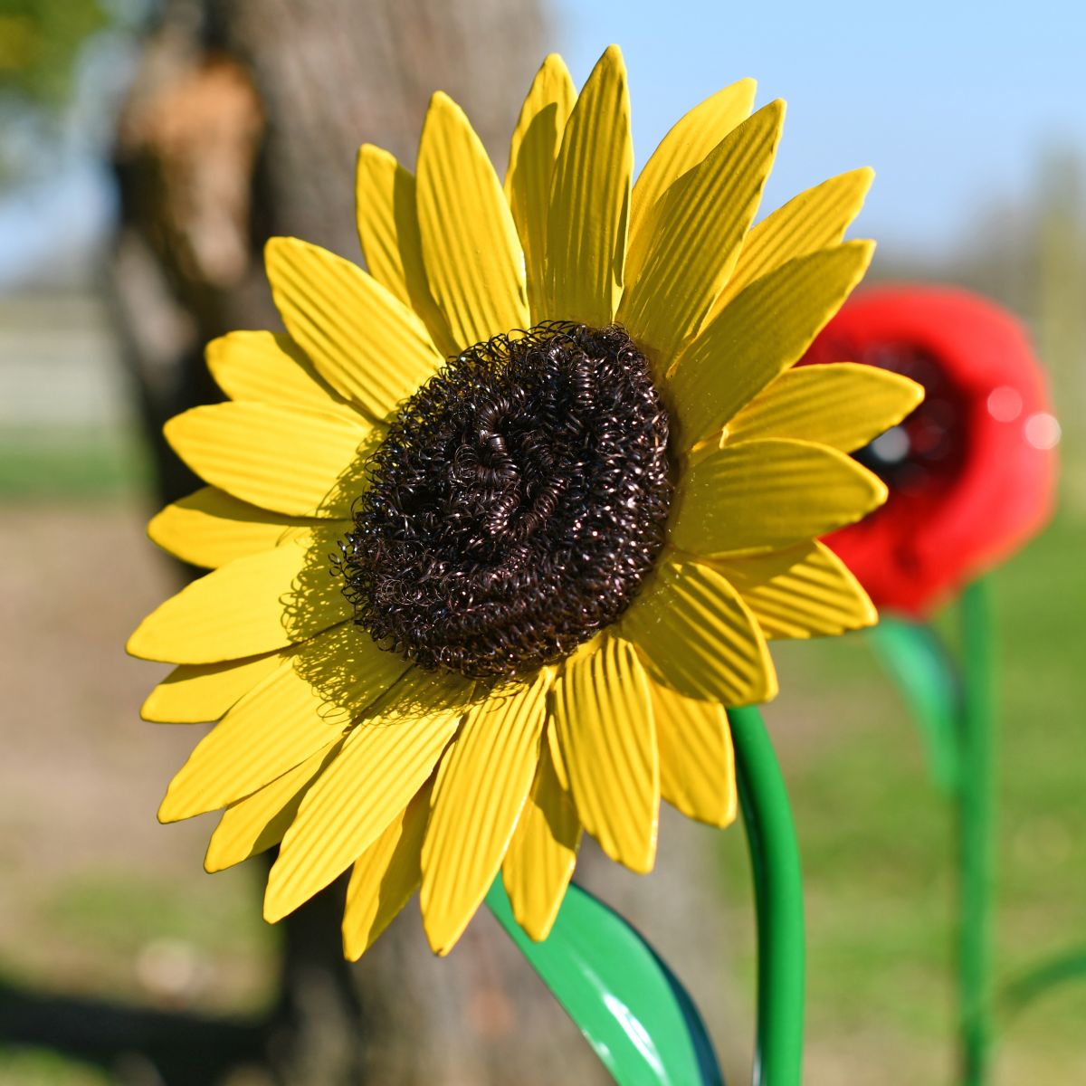 beautiful yellow sunflower head sculpture for garden