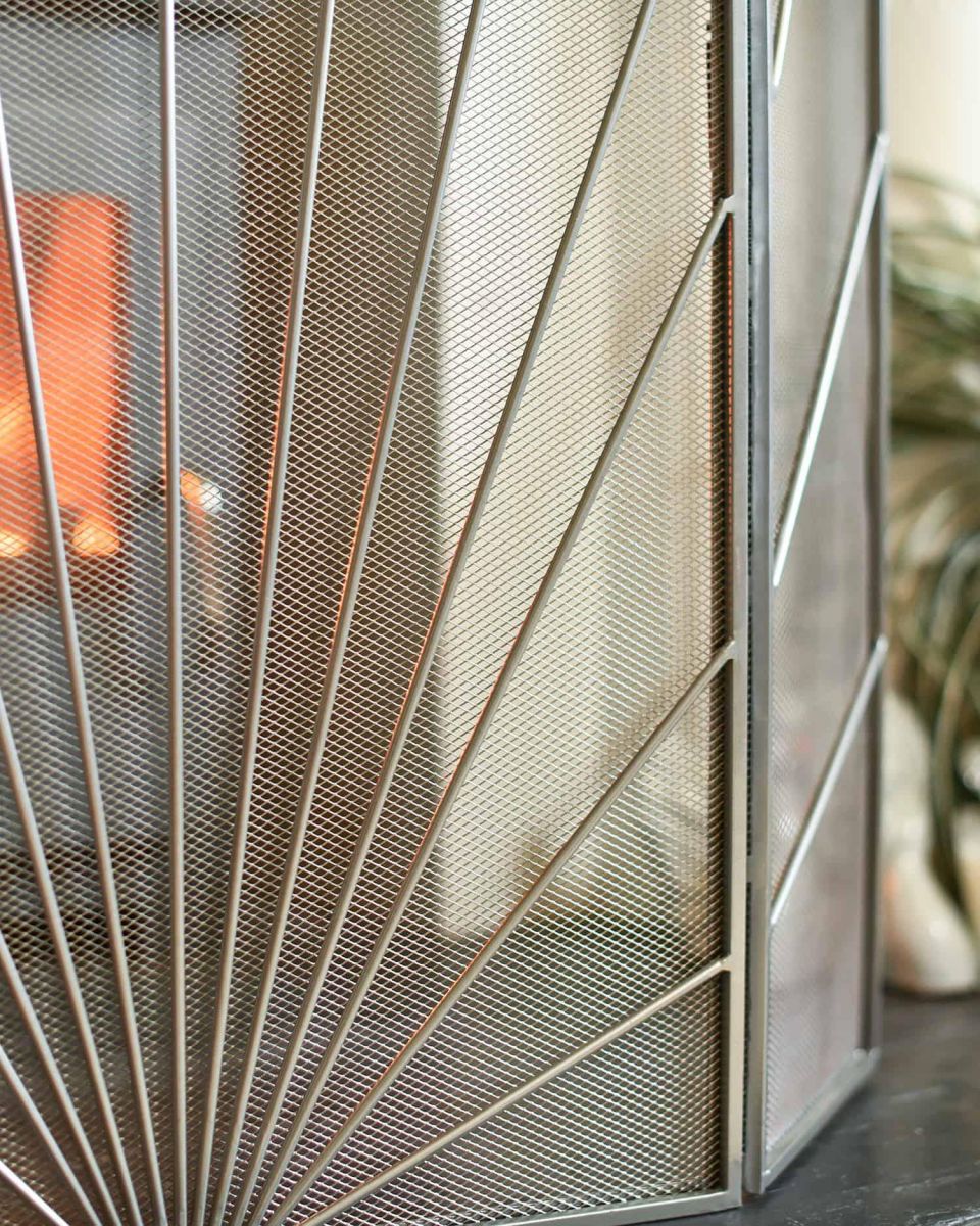 Close-Up of Silver Finish & Integral Mesh