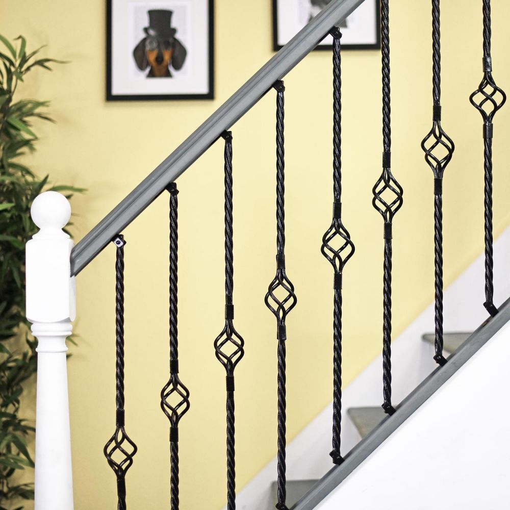 "Grosvenor" Single Basket Rope Twist Stair Spindle with Brackets