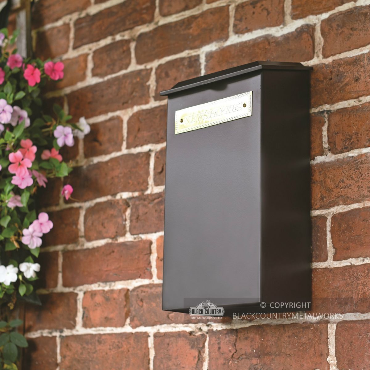 Standard Pevensey Square” Newspaper and Parcel Post Box