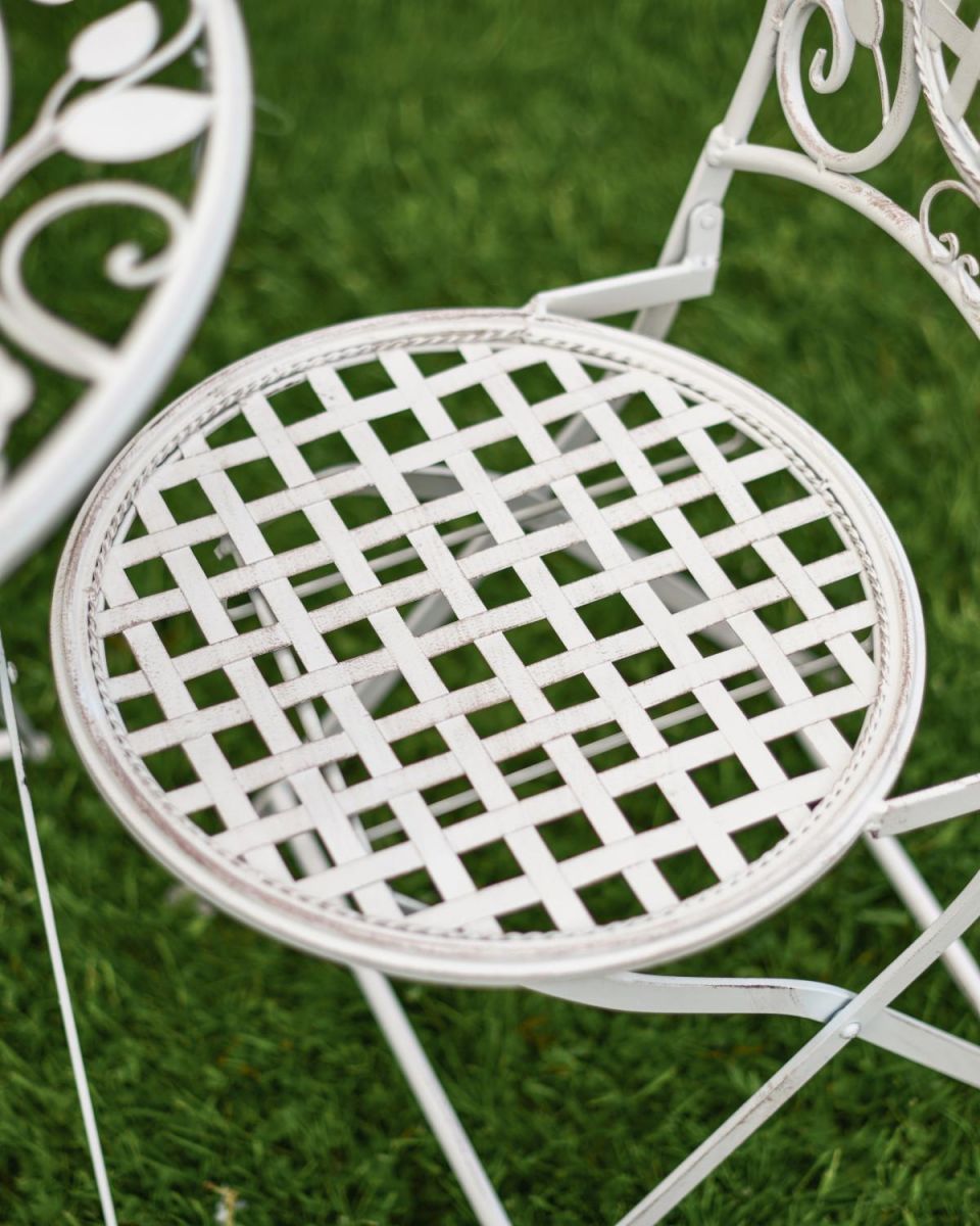Close-Up of Circular Crosshatch Seat