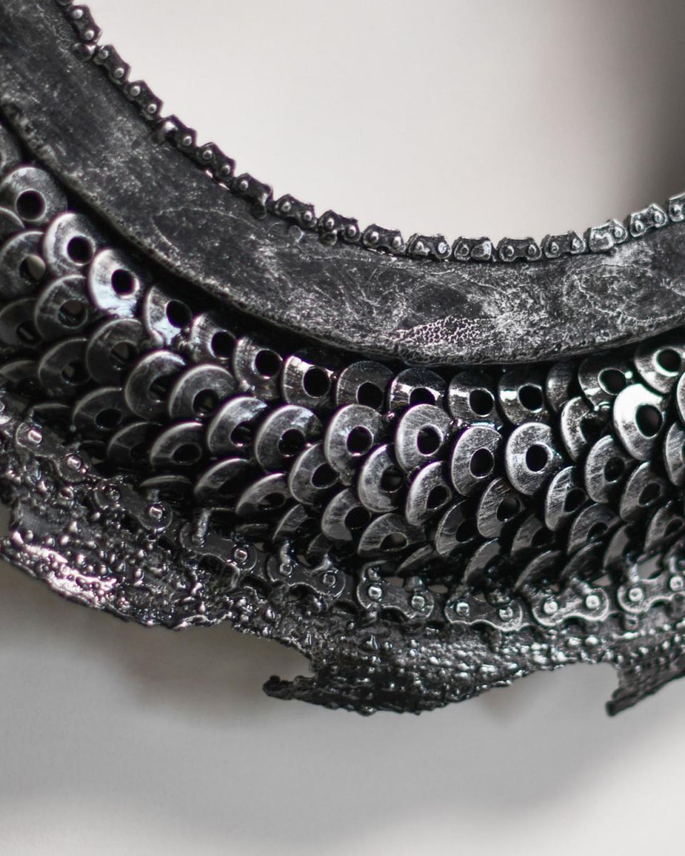 Close-Up of Detailed Framework on Stunning Wyvern Dragon Circular Interior Wall Mirror