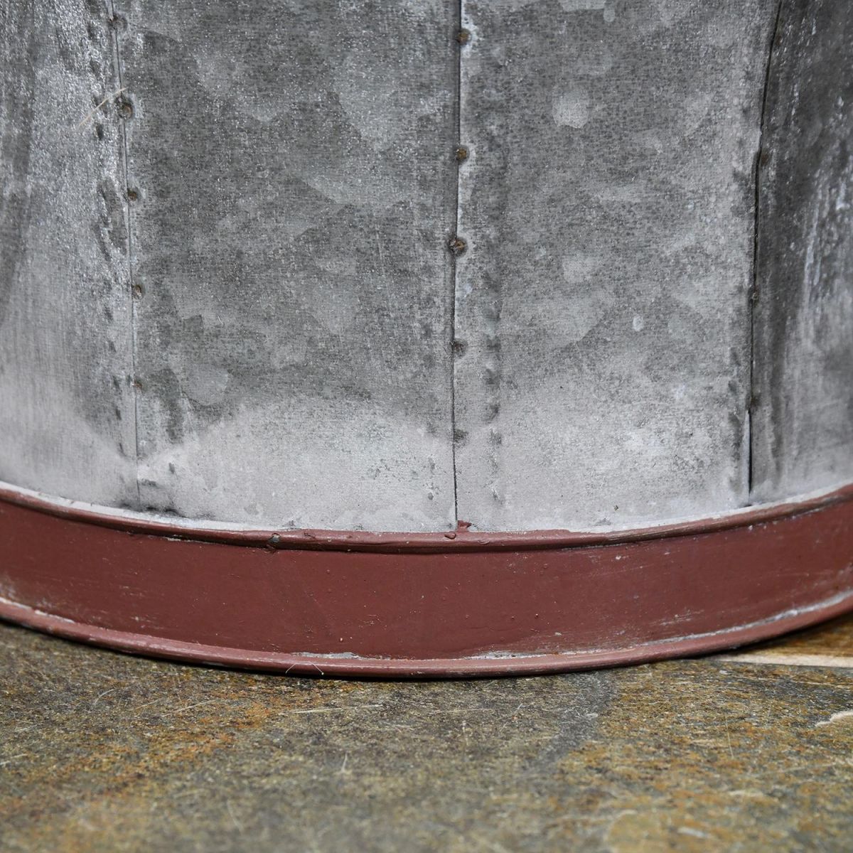 Close-up of the Round Base on the "The Lulworth" Log Basket