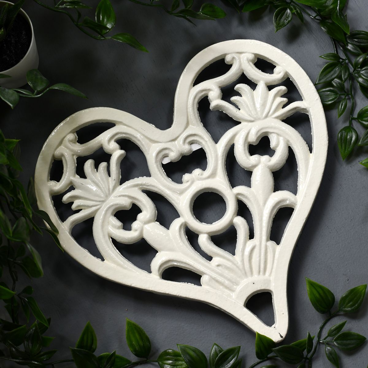 Cream Cast Iron Heart Trivet