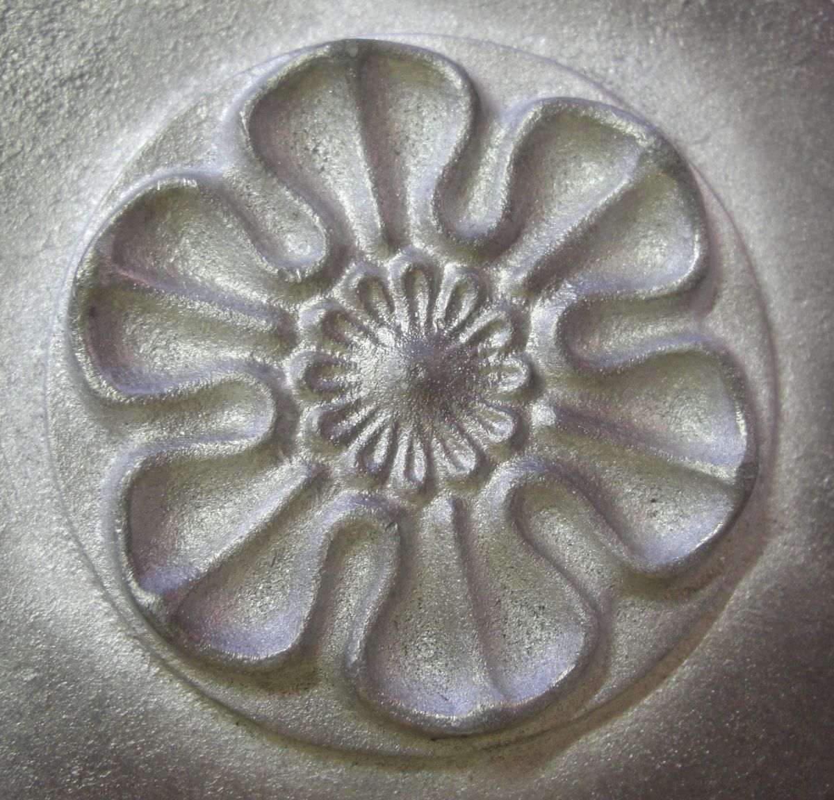 Aluminium Tie Bar Centre Boss - Tudor Rose