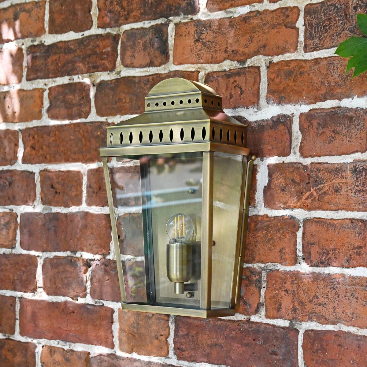 Georgian styled wall light in antique brass