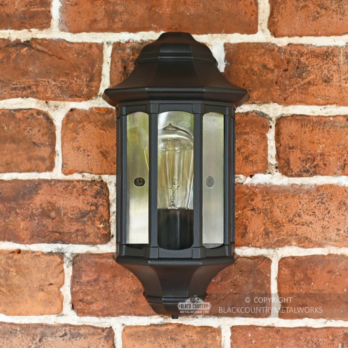 “Rookcliff Hall” Traditional Black Porch Light 
