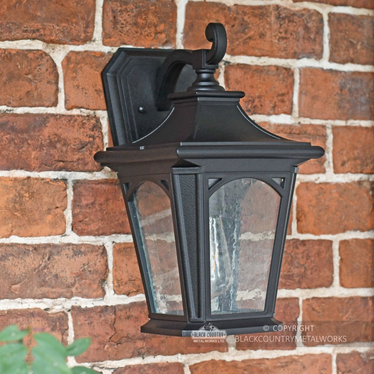 Medium Hamstead Black Wall Light