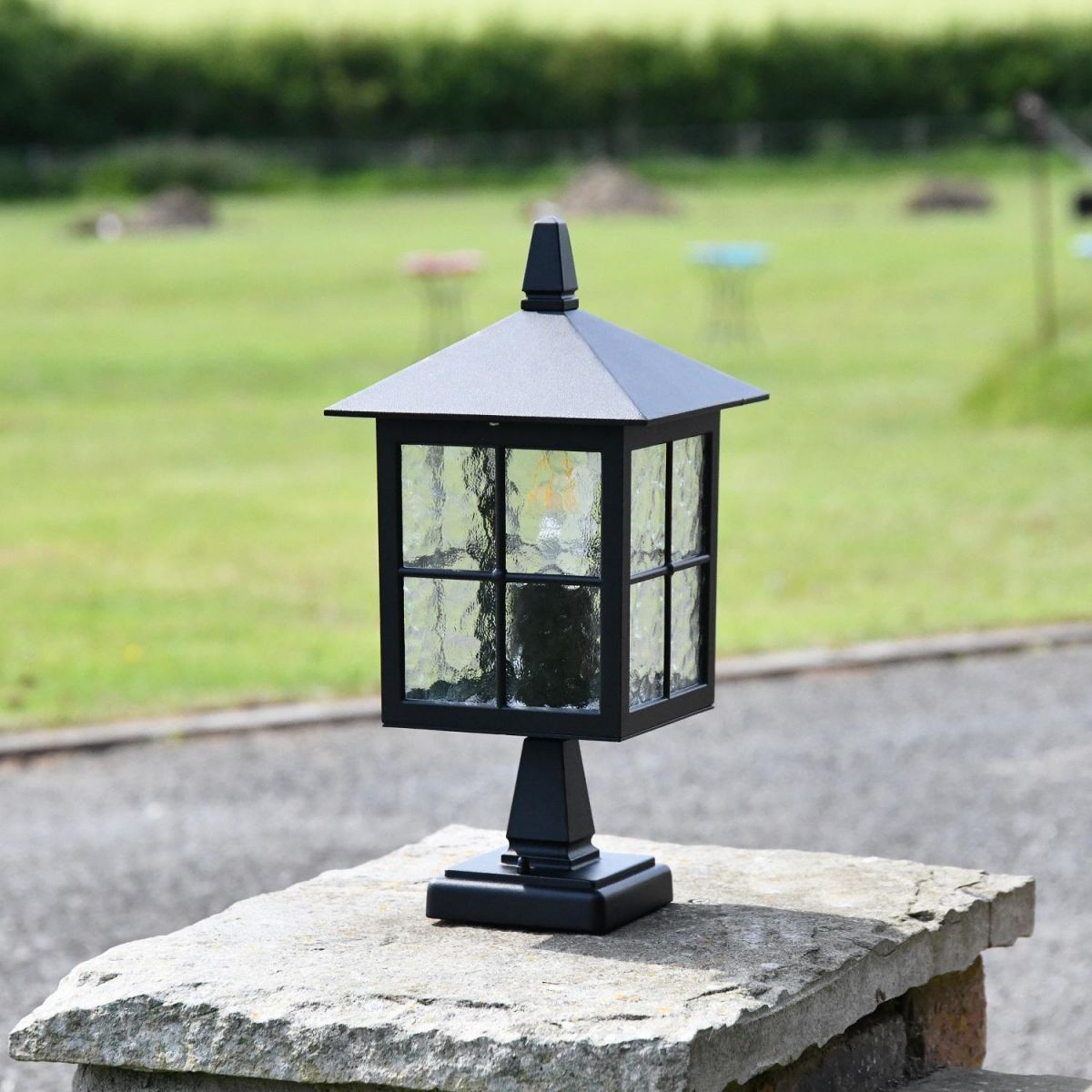 Traditional square pillar light with window pane design 