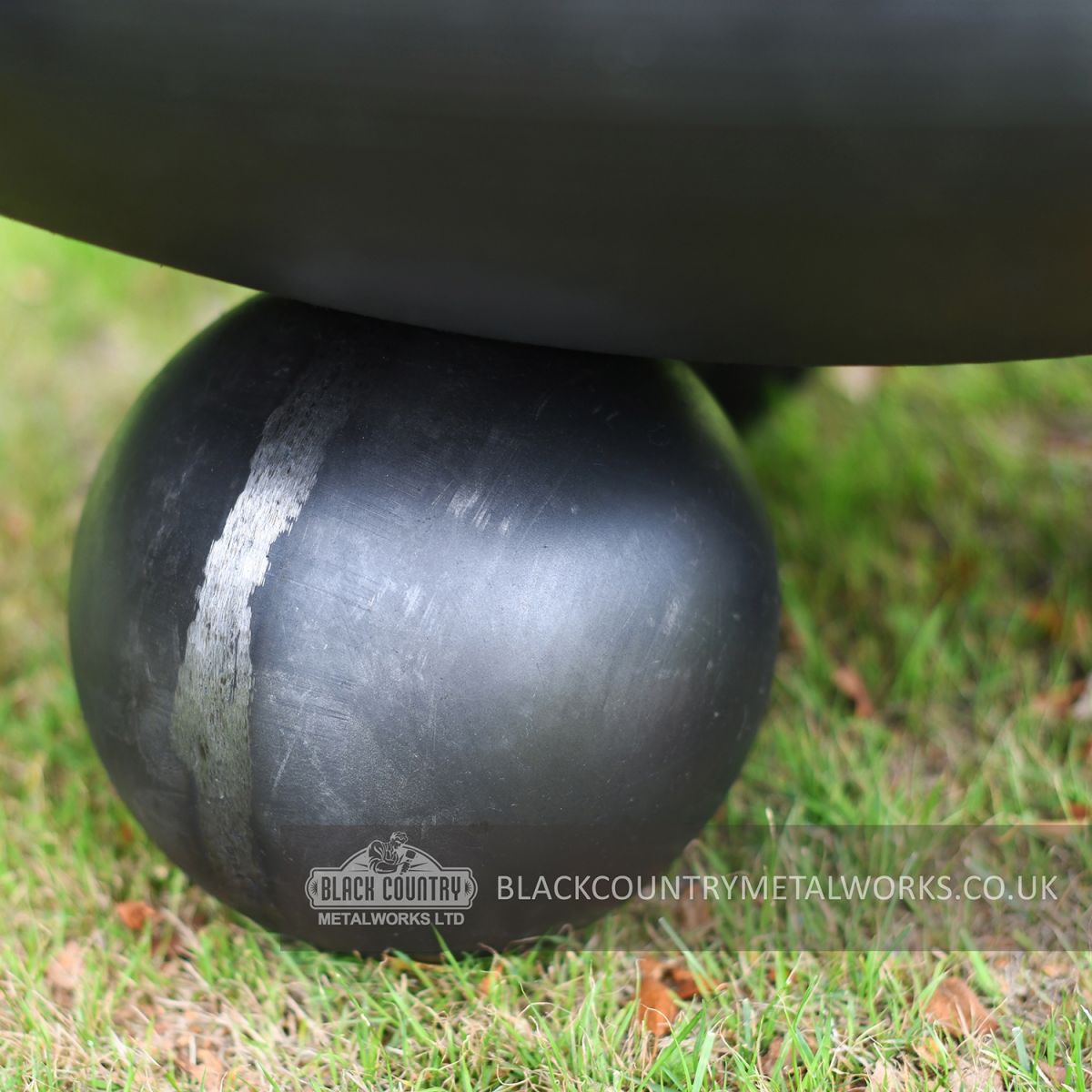 Round Ball Feet On Fire Pit