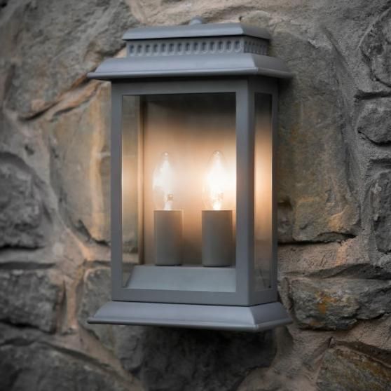 Flush Fix Traditional Wall Light in Black in Situ