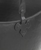 Fluer-De-Lys Design on the Coal Bucket