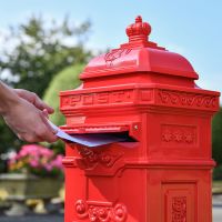 “Cherrywood Blush” Red Camden Free Standing Post Box to Scale