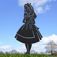 "Alice" Silhouette in Use Outdoors