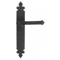Tudor Lever Latch Set Finished In Beeswax