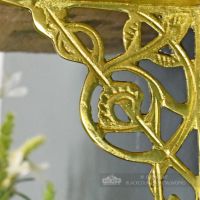 Detailed image of casting pattern on trellis bracket