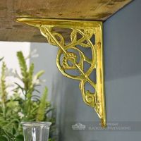 Side view of traditional shelf bracket