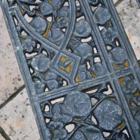 Close up of leaf design on cast iron bench